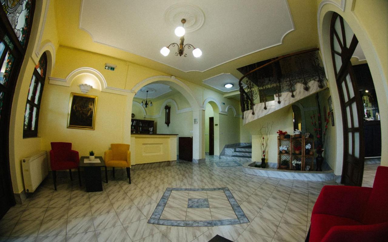 Bed and Breakfast Kronic Palace Сомбор Экстерьер фото